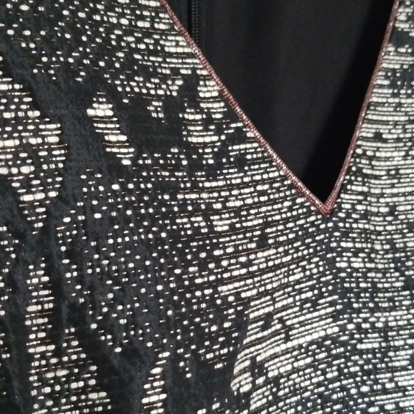 Dress - Picture 5 of 5